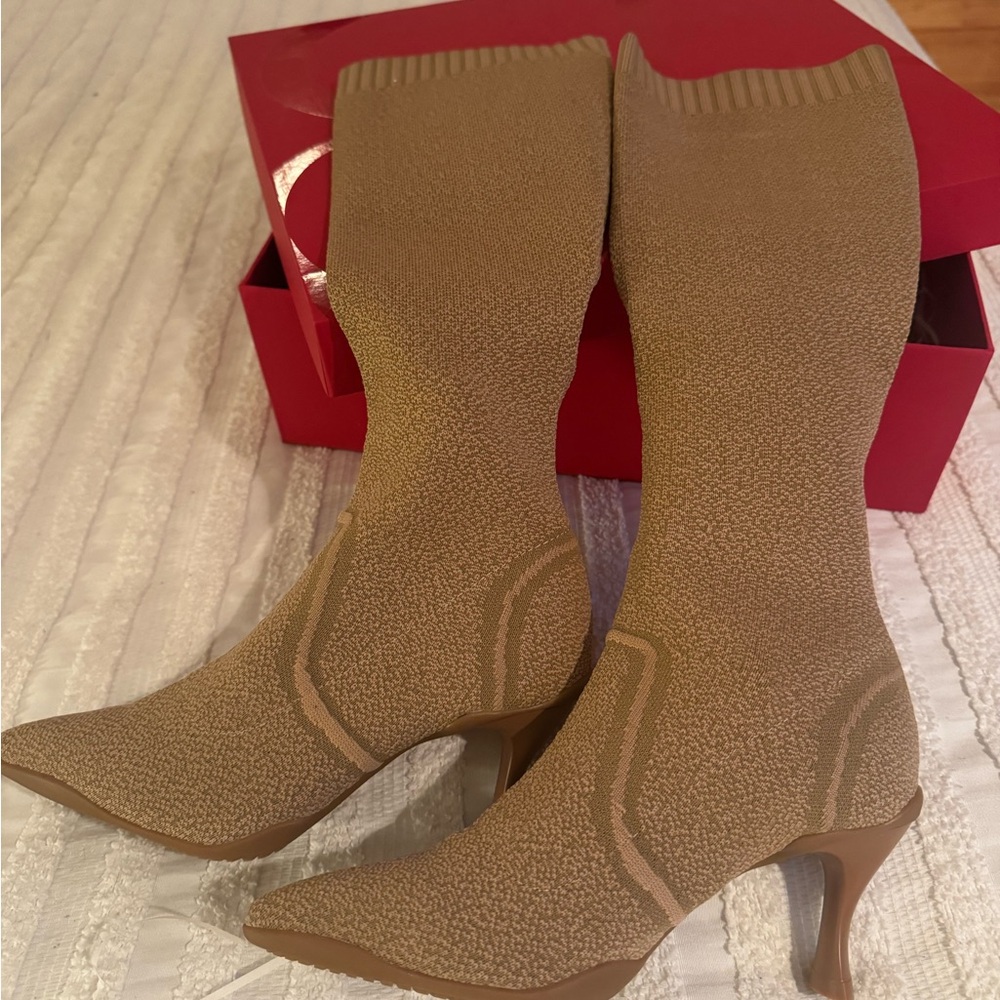 Elegant Tan Heeled Boots